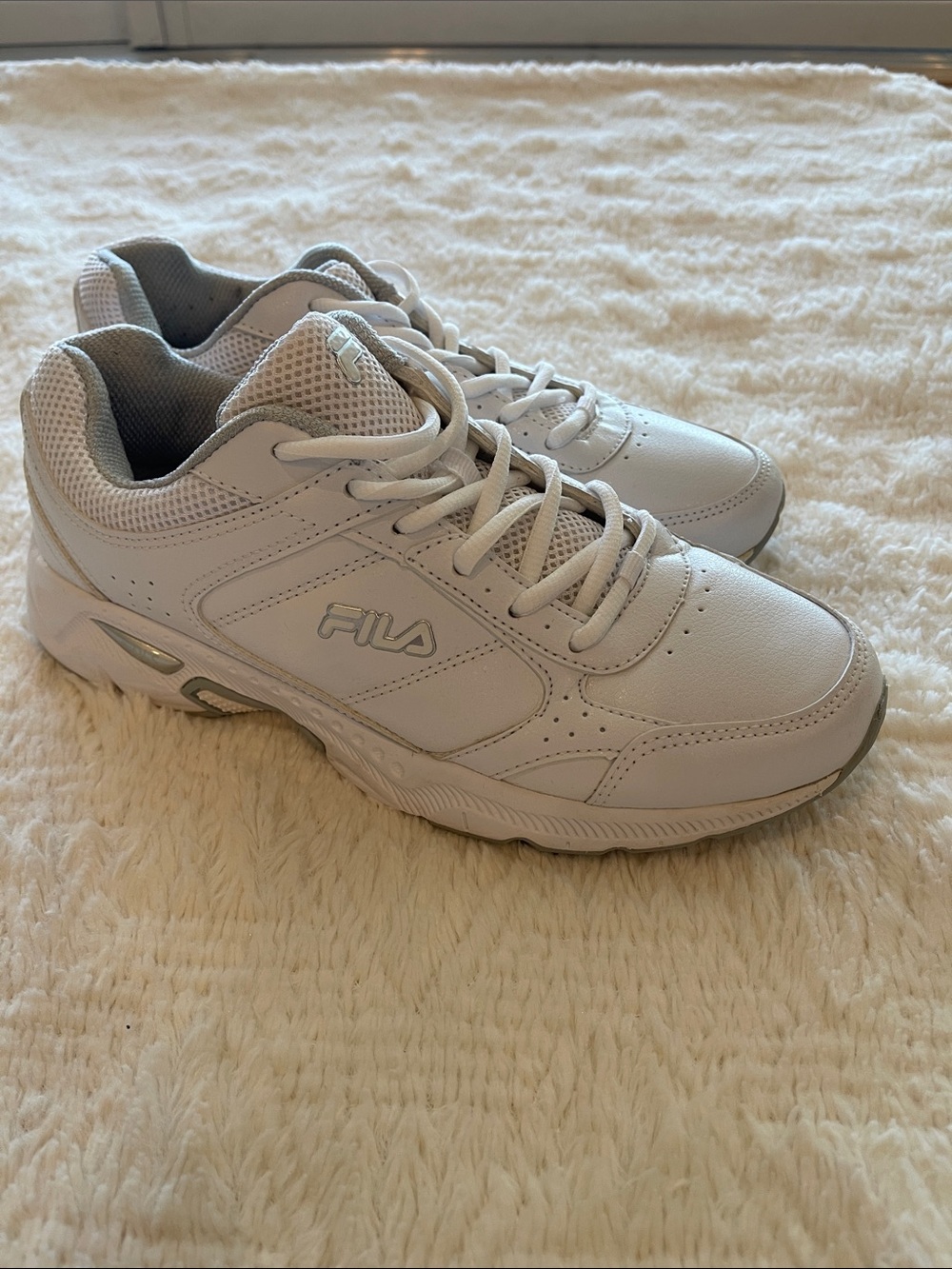 Fila women’s White Lace-Up Athletic Sneakers with Silver Accents, size 8.5